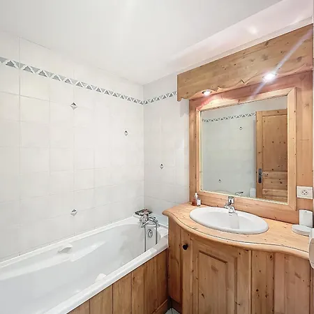 Chalet Individuel Avec Garage, Terrasse, Buanderie Et Cuisine Equipee - Fr-1-560-149 Sallanches