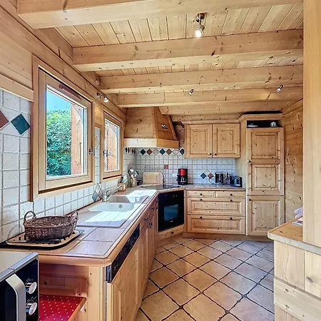 Individuel Avec Garage, Terrasse, Buanderie Et Cuisine Equipee - Fr-1-560-149 Chalet